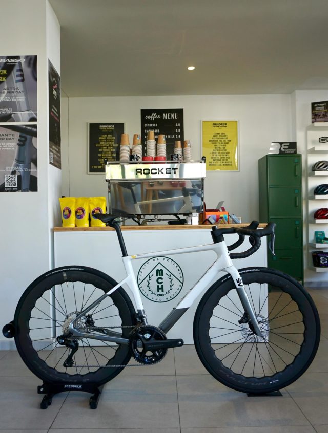 Rolling out this week for one lucky customer. A stunning Basso SV lock and loaded for some amazing cycling. Great roads deserve a great bike.Get in touch about buying a Basso in Mallorca.
Hire, buy, collect and ride in Mallorca.
