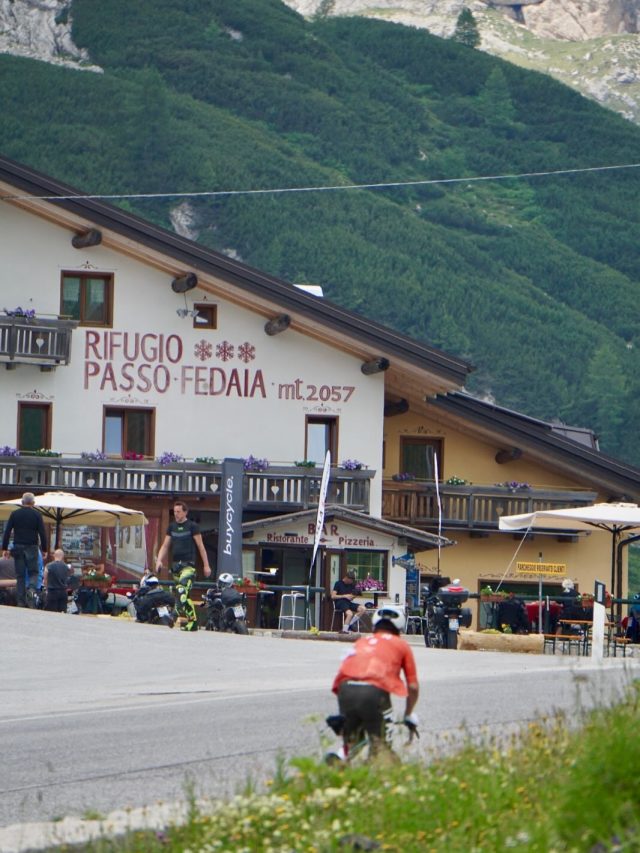 Day 4
Passo Fedaia - 100km, 3000m climbingThe final passes, the final climbs and what a day it was. Incredible effort and determination of the group to conquer this epic day. From 70 years old to mum of 5 there really is no excuses to keep going and keep achieving. Congratulations to everyone on an unforgettable experience.#dolomites