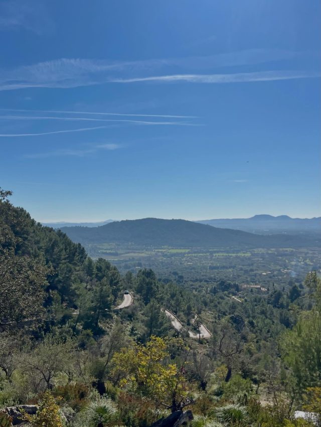 Summit highs and sunshine with good feelings in the legs.#escapism at it’s best.🫶🏻🙌🏻